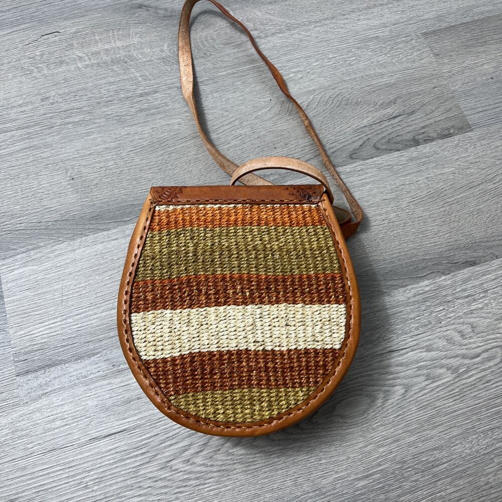 Medium African Woven Sisal Kiondo Shoulder Strap Crossbody Leather Handbag - Picture 2 of 9
